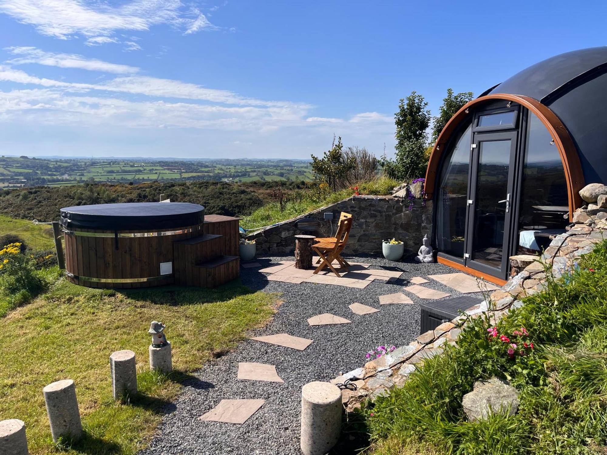 Hilltop Hideaway - Secluded Pod With Private Hot Tub Newry Dış mekan fotoğraf
